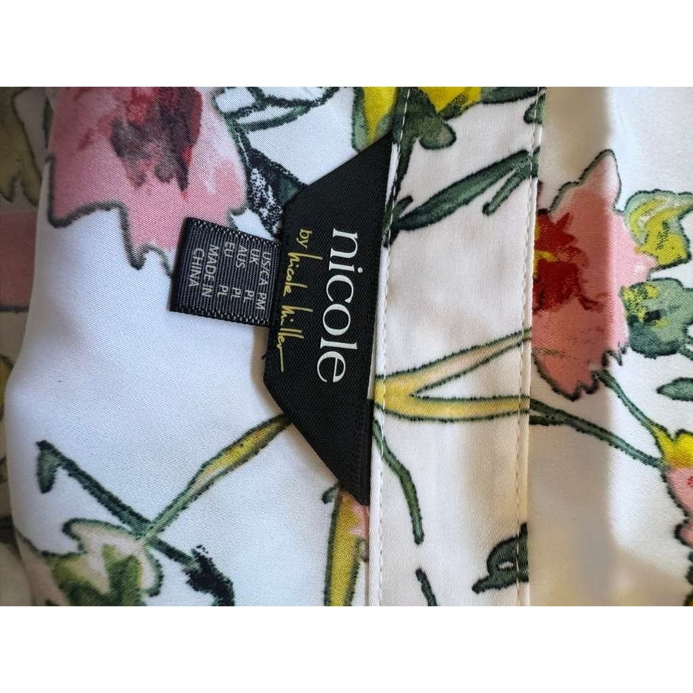 Nicole Miller Women's Size PM Button Up Shirt Water Color Floral Soft Girl Work - Picture 7 of 11
